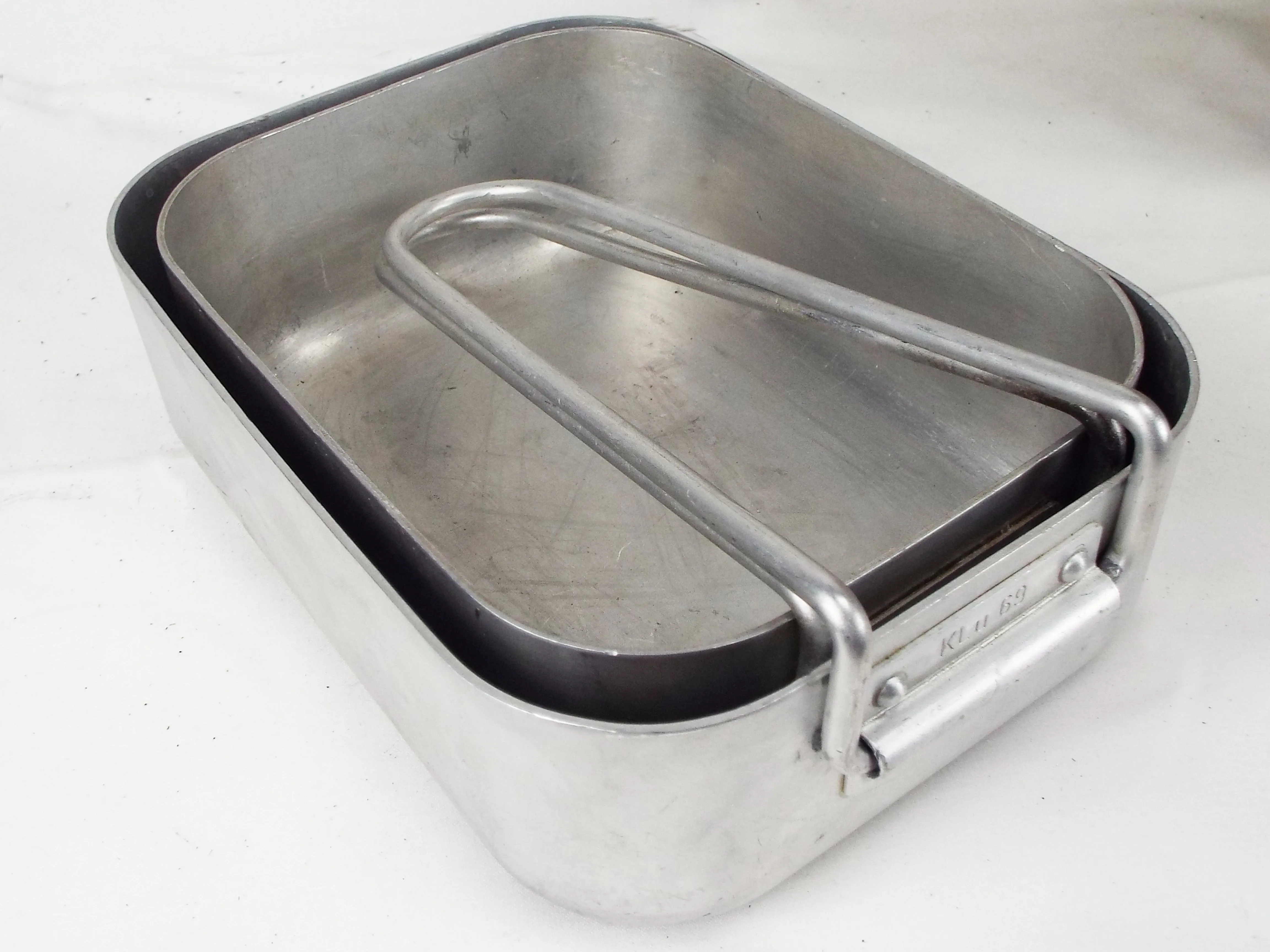 British/Dutch aluminium mess tin - 2 part set