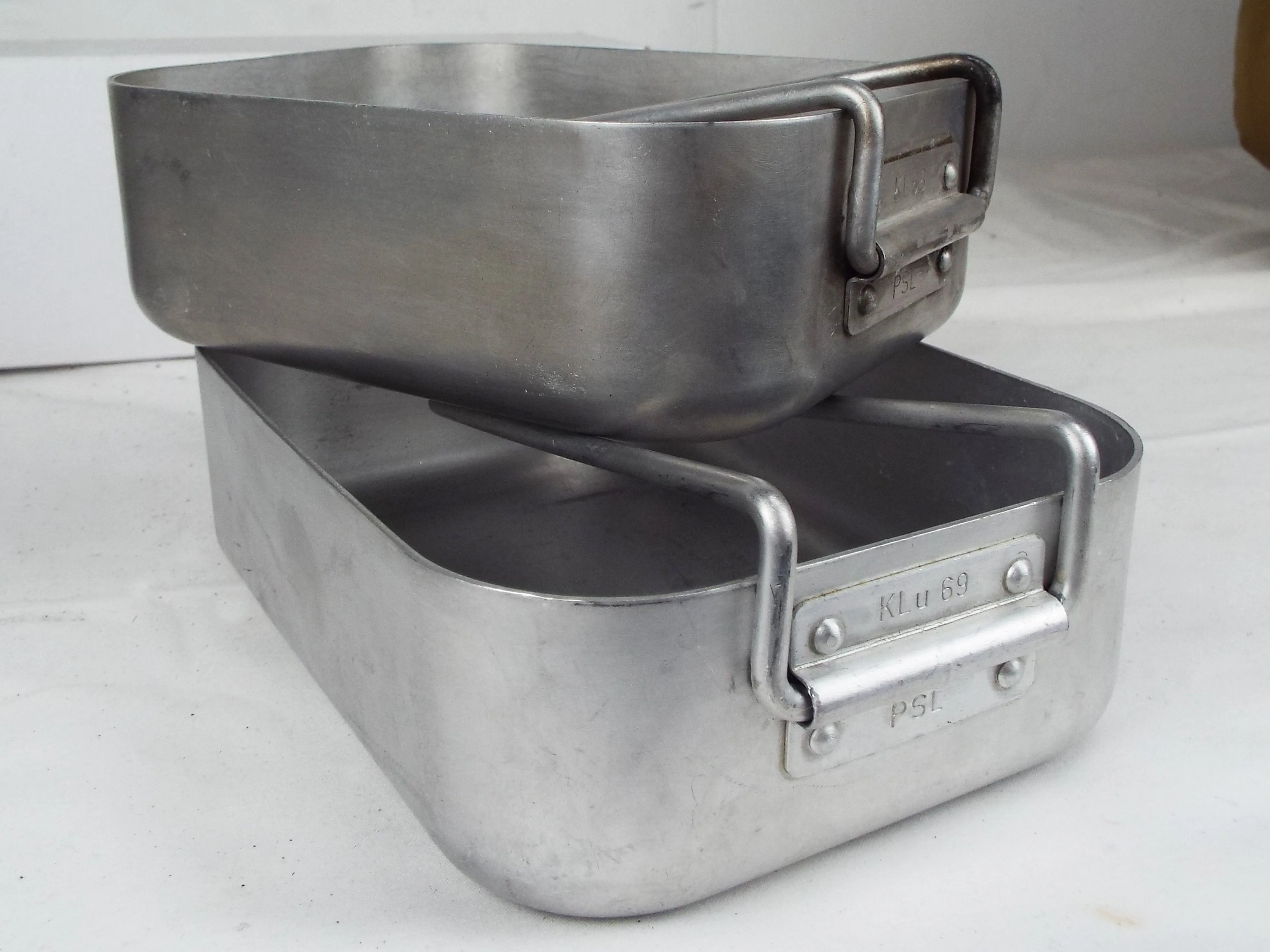 British/Dutch aluminium mess tin - 2 part set