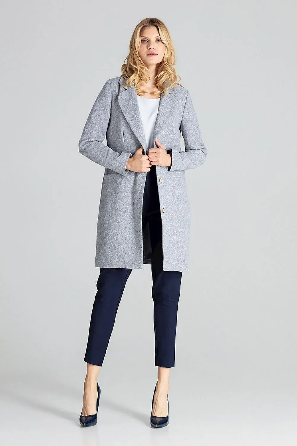 Classic coat with collar, 3-button closure Figl